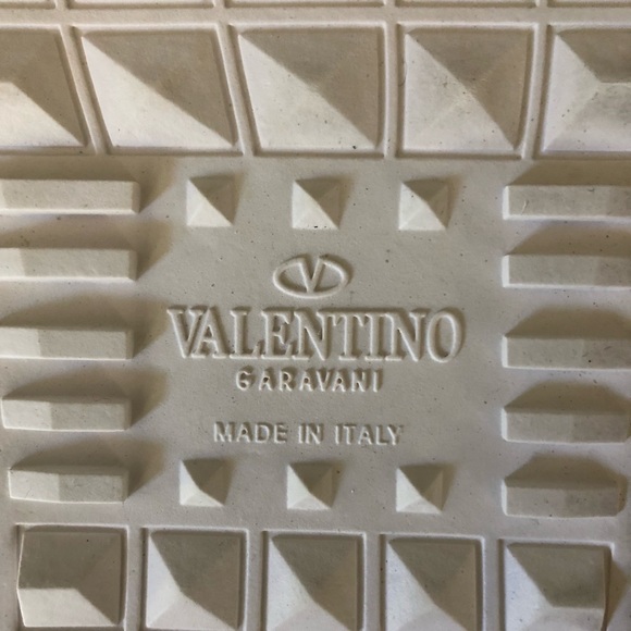 Valentino Rockstud Untitled “11” sneaker Like New, Eur 37 - Picture 9 of 12